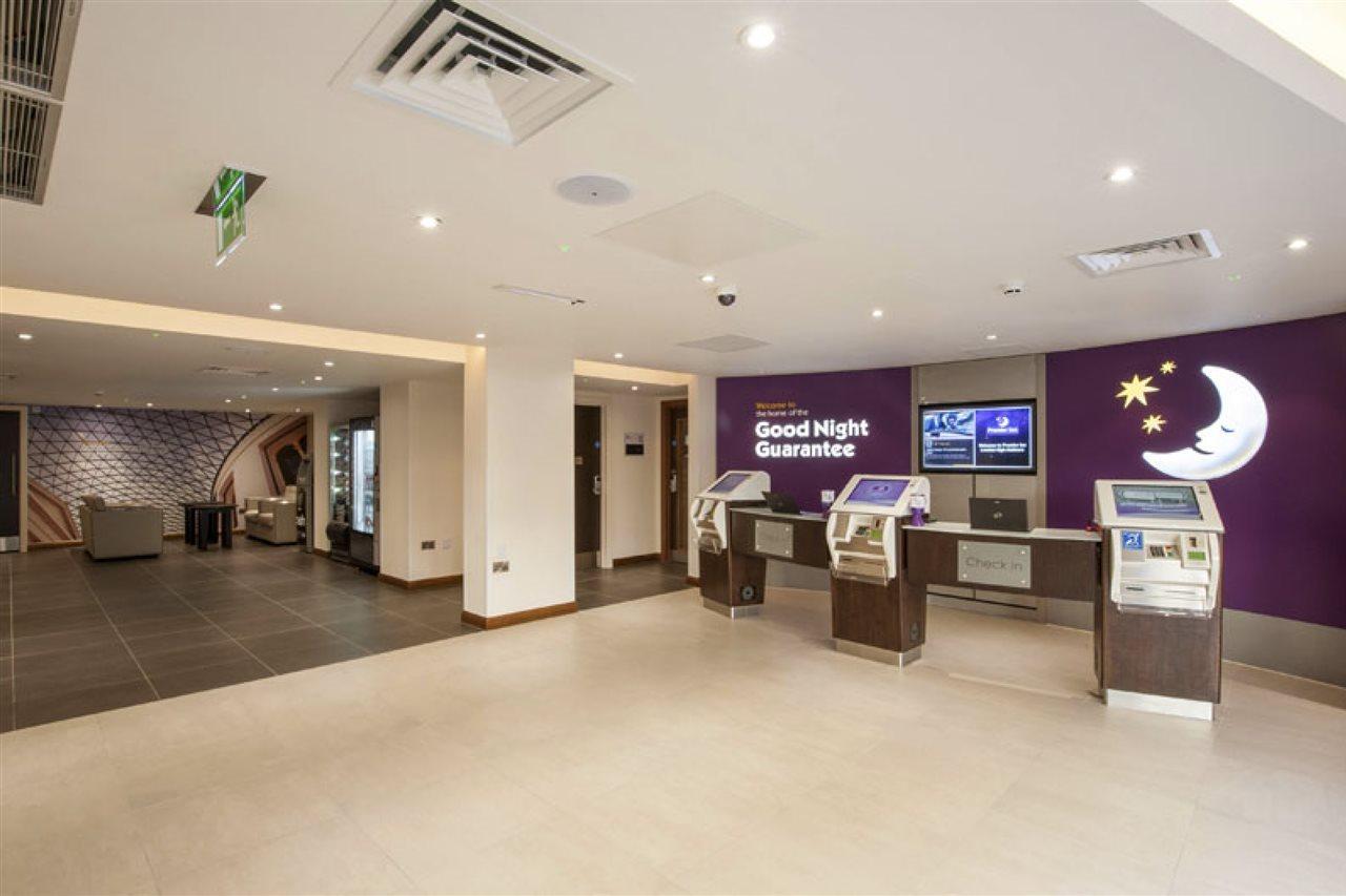 Premier Inn London Holborn エクステリア 写真
