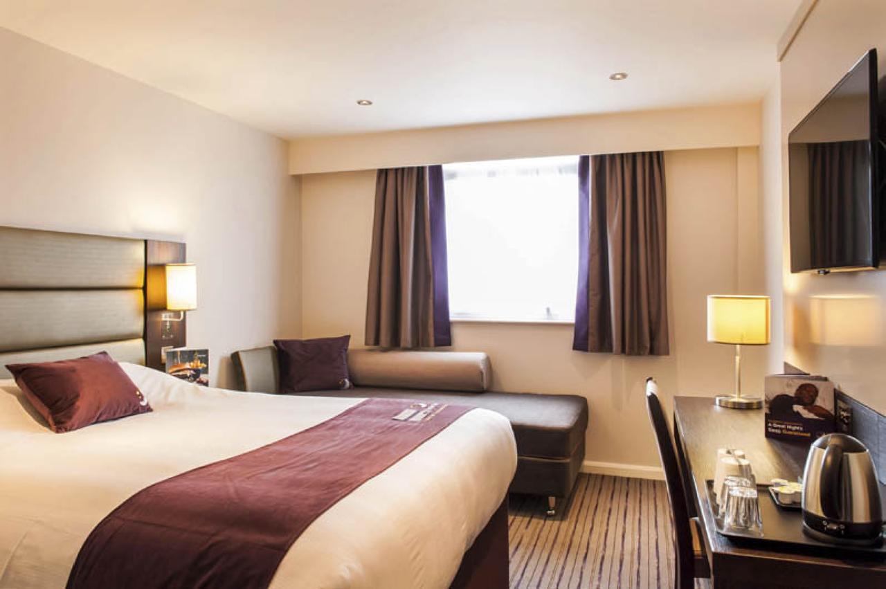 Premier Inn London Holborn エクステリア 写真