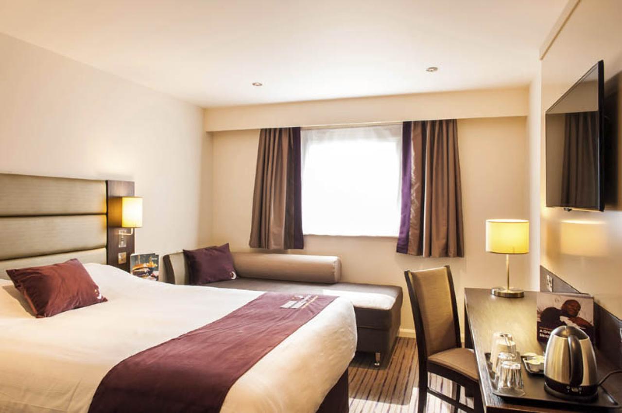 Premier Inn London Holborn エクステリア 写真