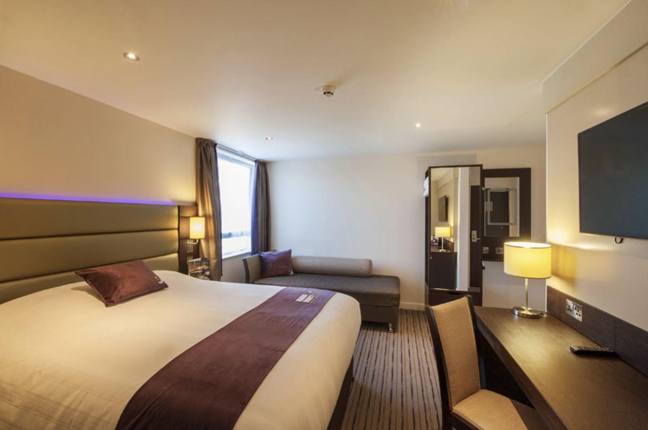 Premier Inn London Holborn エクステリア 写真