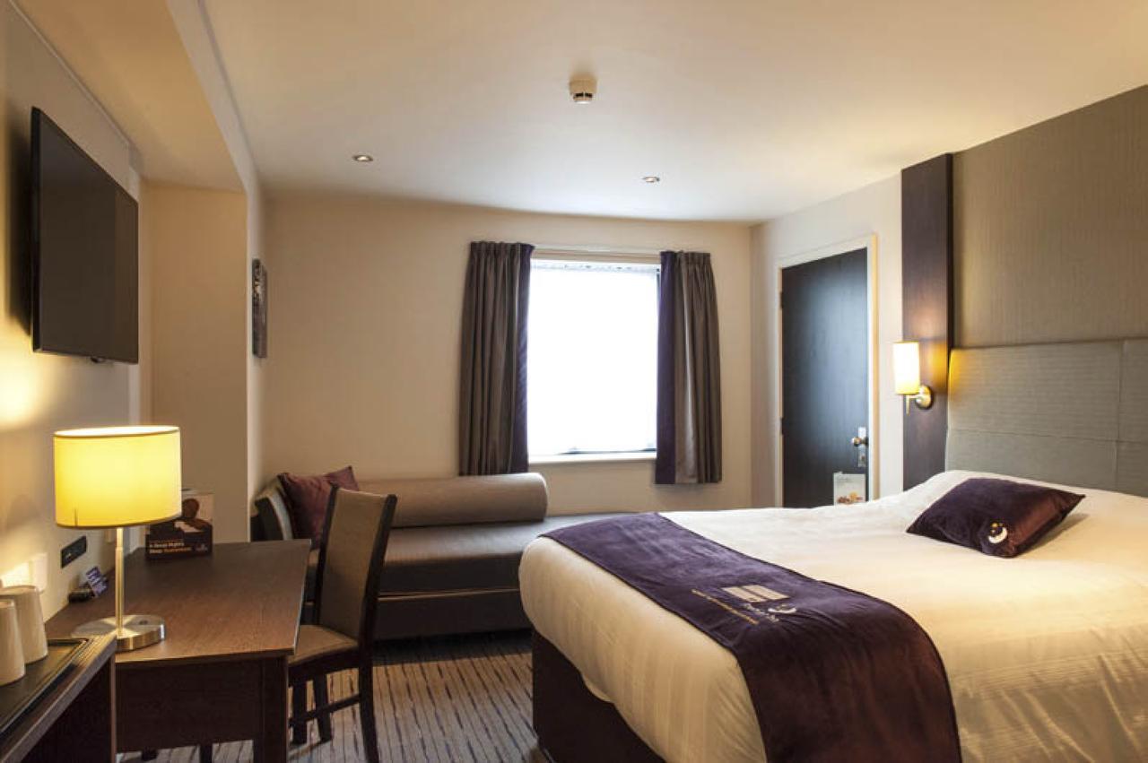 Premier Inn London Holborn エクステリア 写真
